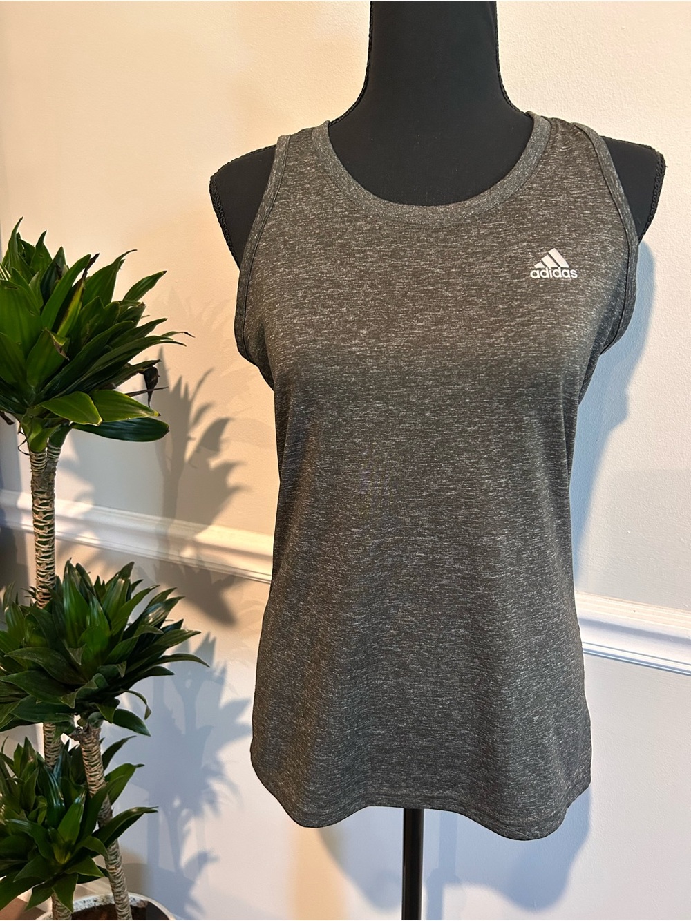 Adidas Women’s Gray Heather Performance Tank Top Small